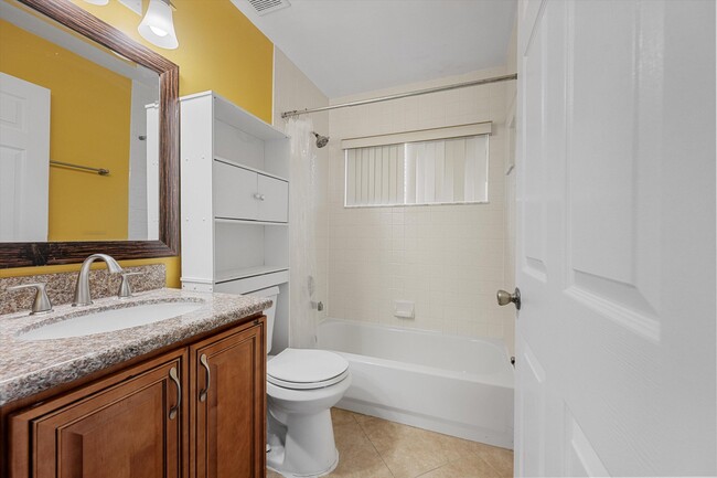 Building Photo - 1851 Oak Berry Cir