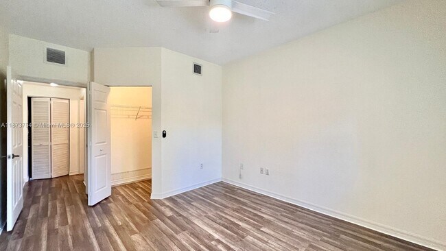 Building Photo - 3019 Alcazar Pl