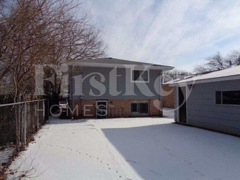 Building Photo - 14812 Ellis Ave