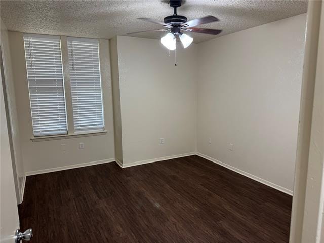Building Photo - 901 Bluebird Dr