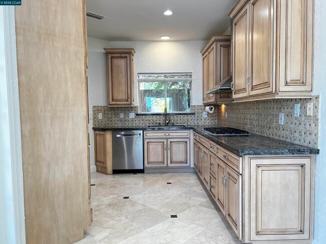 Building Photo - 120 Cortona Dr
