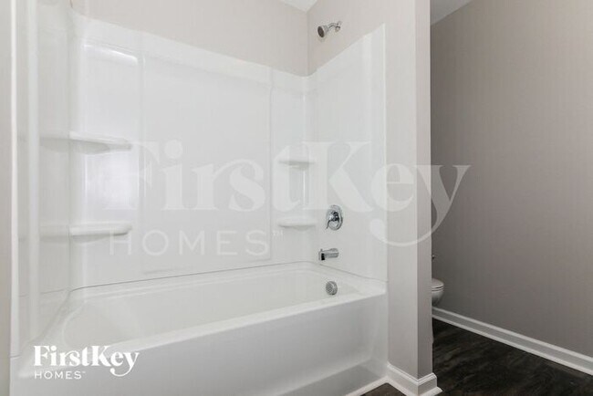 Building Photo - 12562 Garron Rd