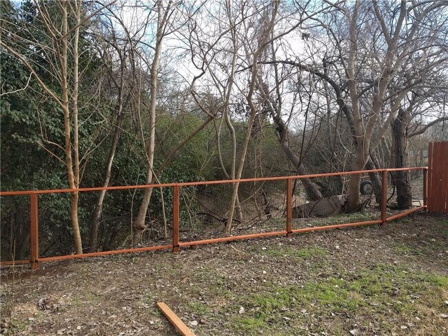 Building Photo - 1121 Terry Dr