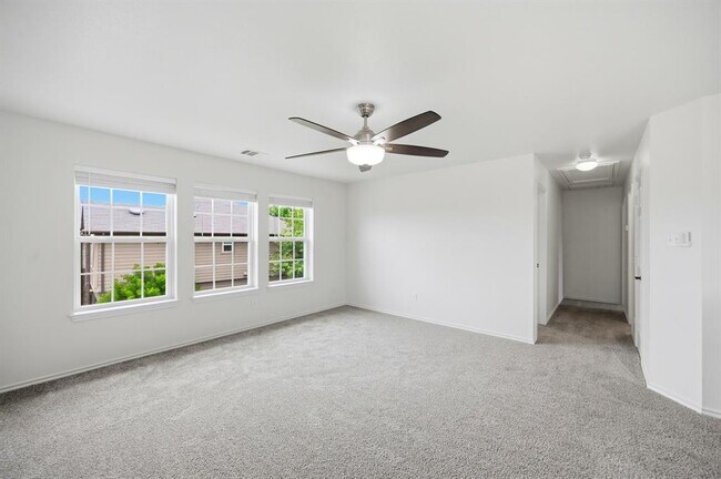 Building Photo - 1136 Beechwood Dr
