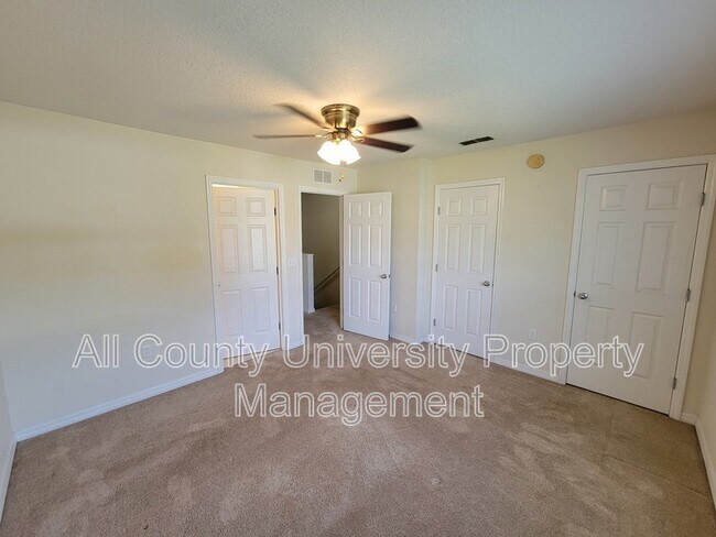 Building Photo - 2348 SW 42nd Dr