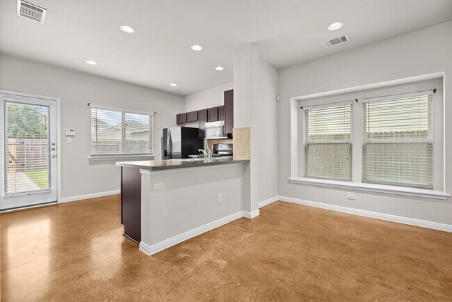 Building Photo - 4607 Graceful Ln
