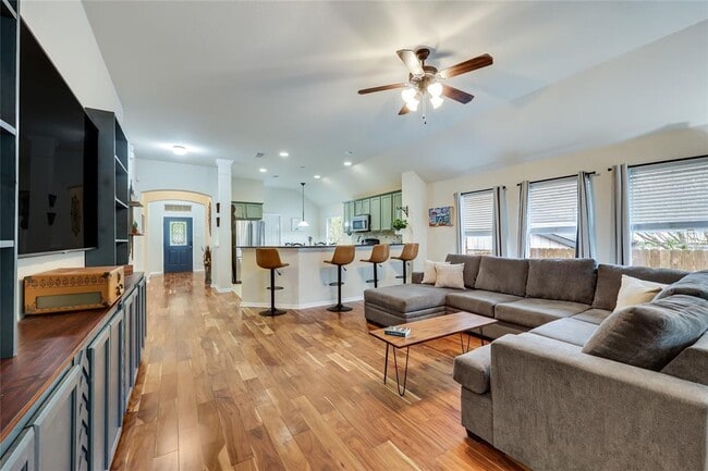 Building Photo - 1426 Gracy Dr