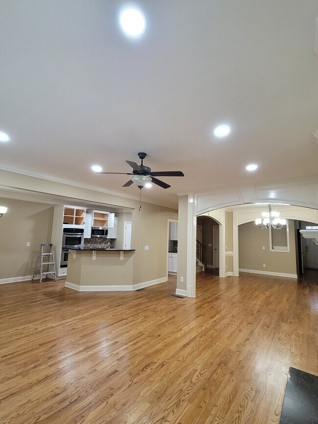 Building Photo - 340 Ridgemill View