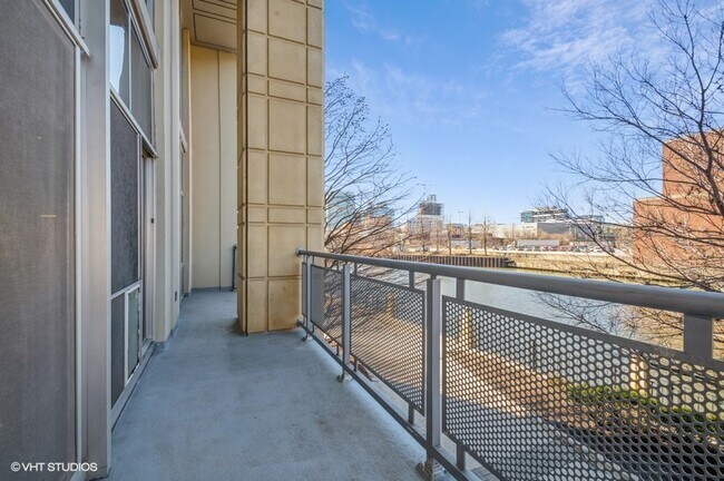 Building Photo - 700 N Larrabee St