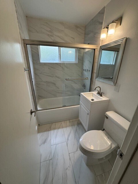 Interior Photo - 1601-1801 E 15th Street
