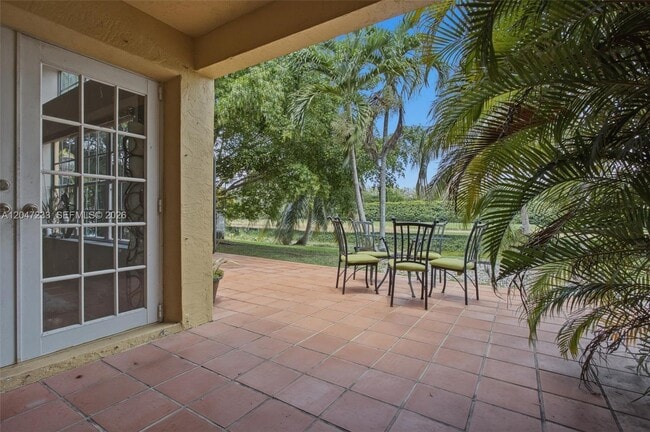 Building Photo - 411 Bermuda Springs Dr