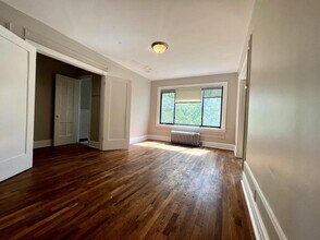 Building Photo - 1 bedroom in Chicago IL 60626