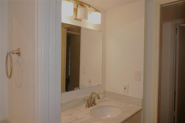 Building Photo - 6429 Bayou Glen Rd