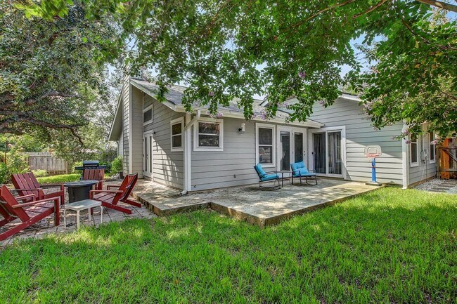 Building Photo - 1715 Foxfire Dr