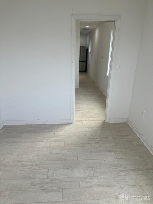 Building Photo - 111 Bayview Dr