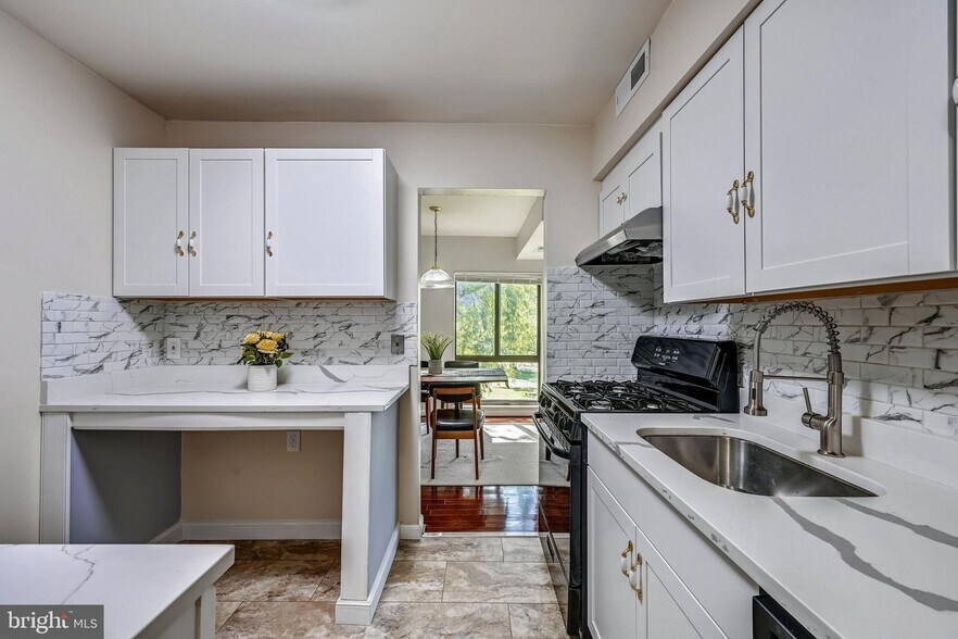 Building Photo - 6089 Majors Ln