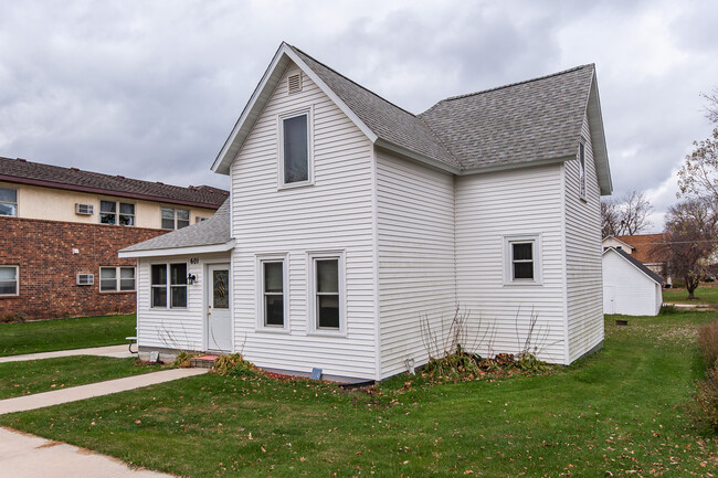 Primary Photo - 601 Kenilworth Ave S