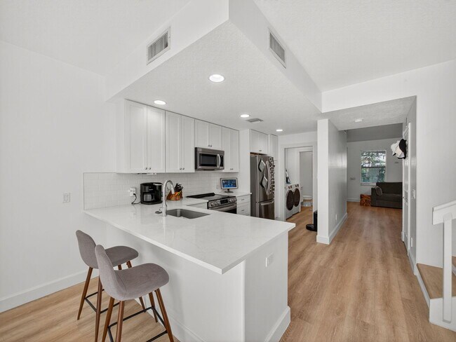 Building Photo - 2785 E Community Dr