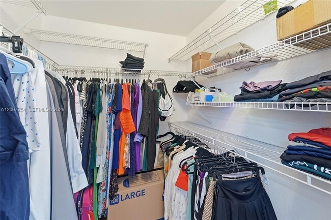 Building Photo - 1004 Golden Cane Dr