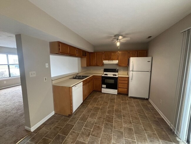 Building Photo - 138 Montview Forest Dr