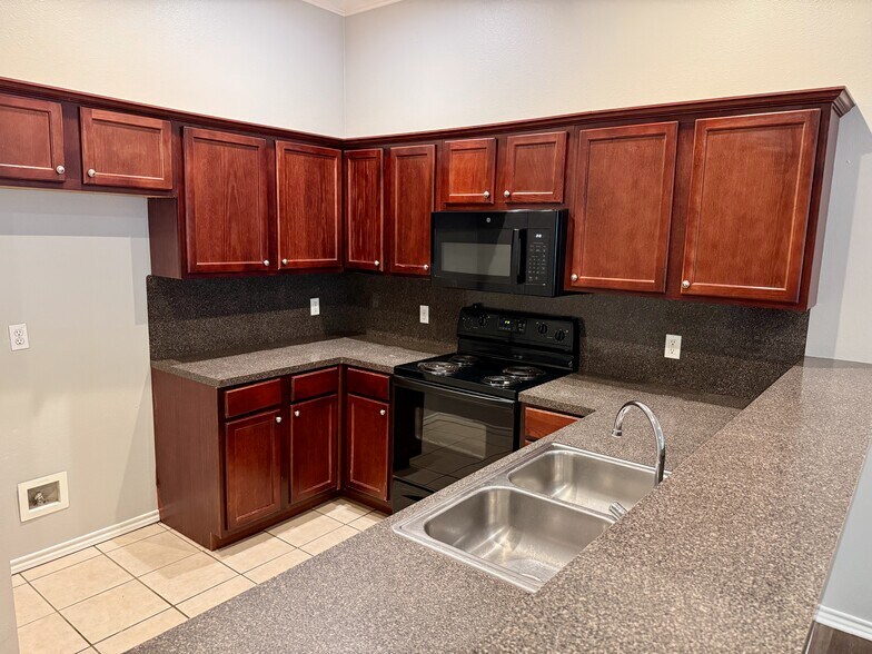 Building Photo - 13865 County Road 194