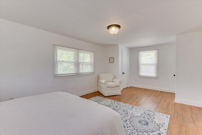 Building Photo - 1532 Colleton Ave SE