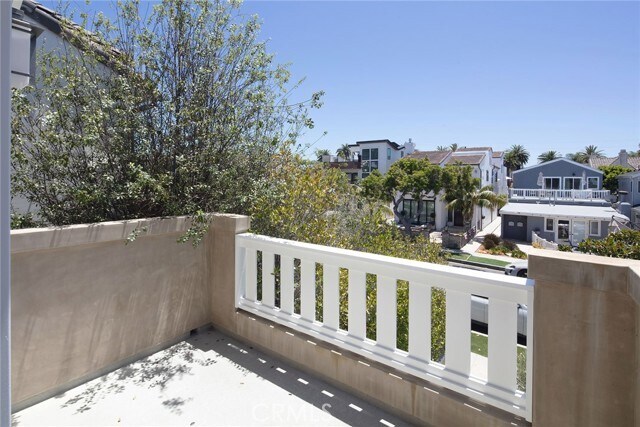 Building Photo - 705 Larkspur Ave
