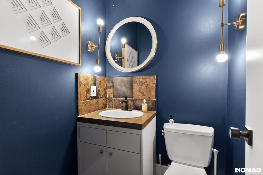 Building Photo - 2225 Hopkins St