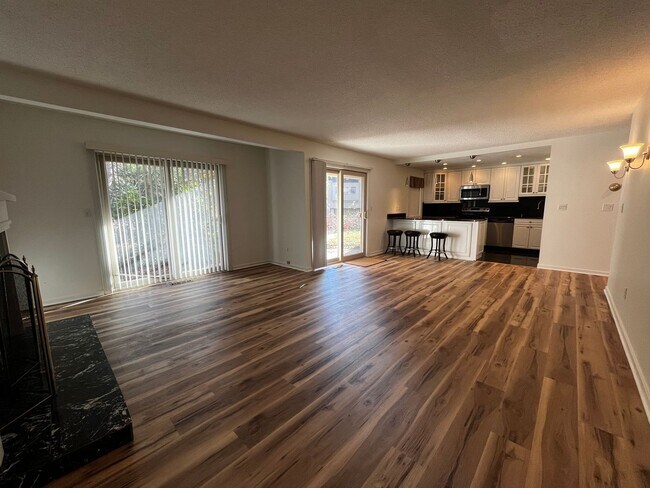 Building Photo - Available Now! 2-Bedroom, 2-Bath Condo in ...