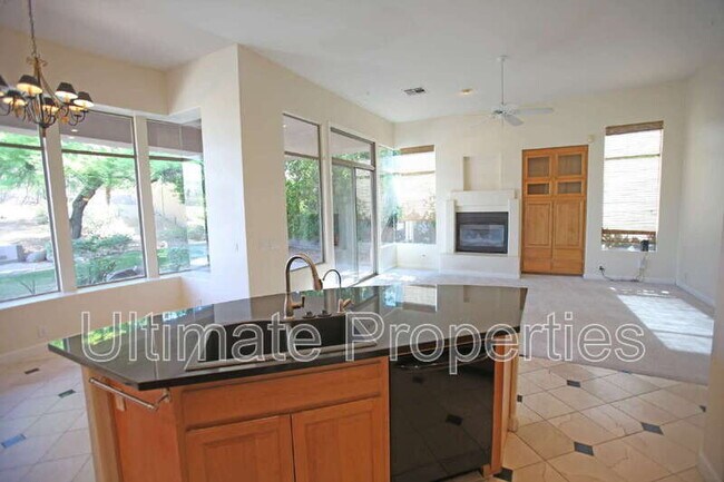 Building Photo - 11050 E Verbena Ln