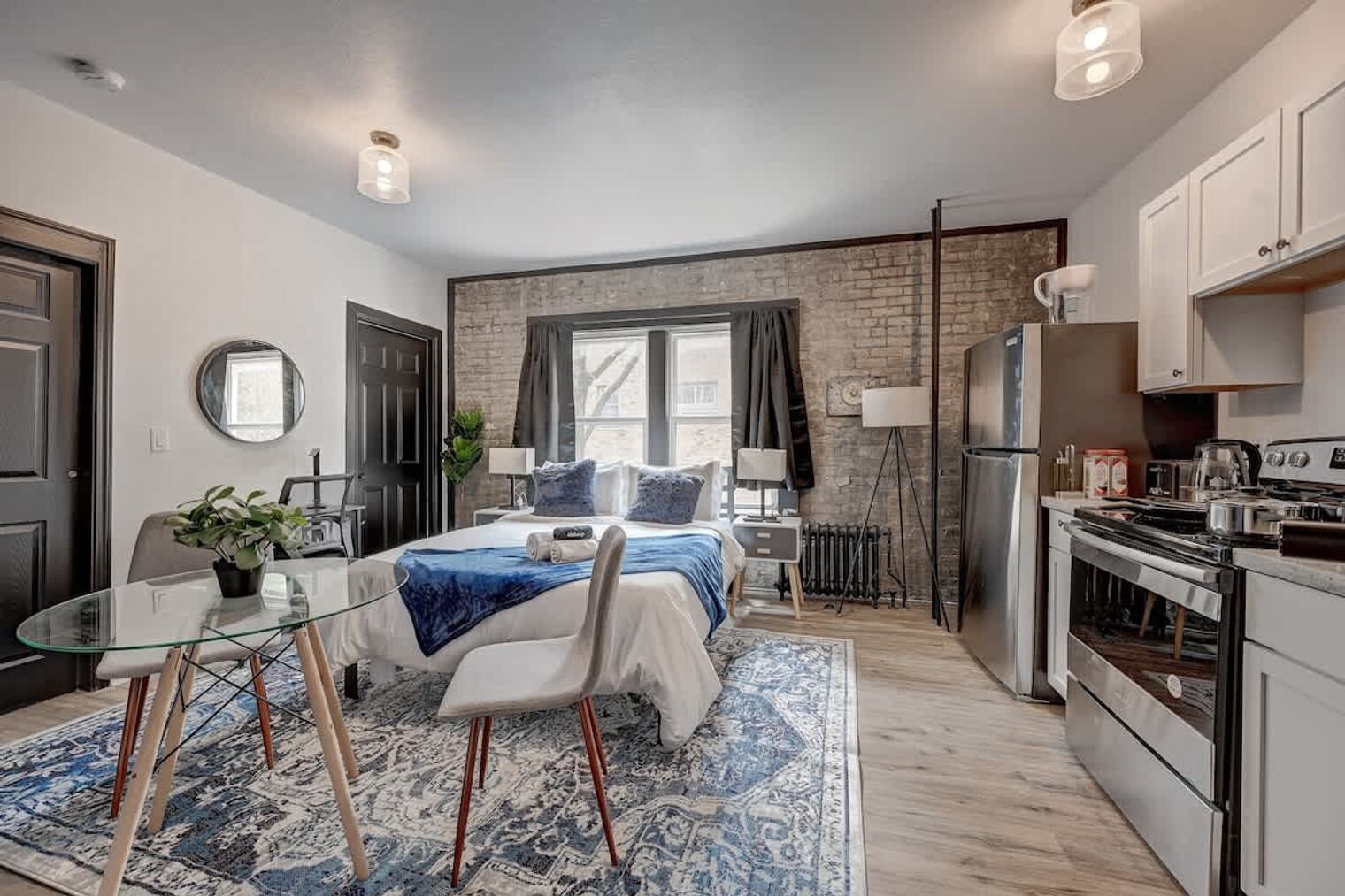 Building Photo - 1930 N Prospect Ave