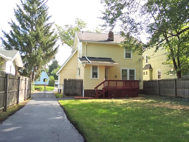 Building Photo - 978 Pembrook Rd
