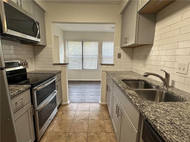 Building Photo - 2301 Huntingdon Chase