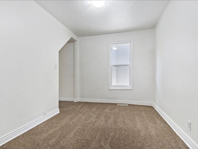 Building Photo - 815 S 700 E