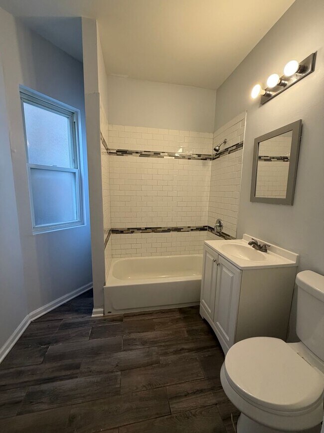 Building Photo - 7224 S St Lawrence Ave