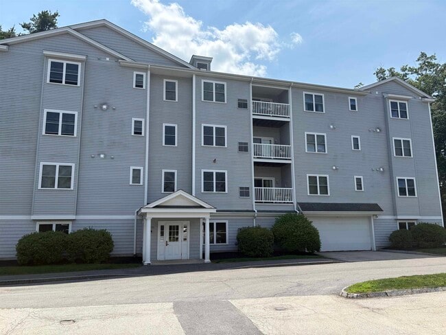 Building Photo - 122 Coliseum Ave