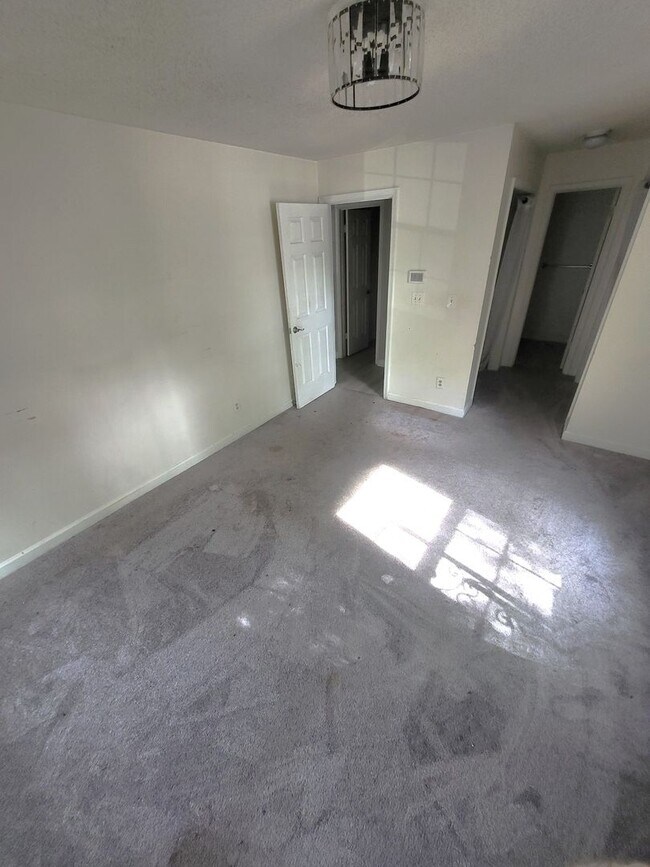 Building Photo - Beautiful Waterfront 2 Bed / 2 Bath Condo in Downtown Norfolk – $1,800/month