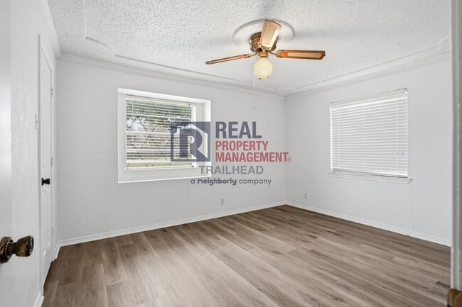 Building Photo - Updated 3-Bedroom Home with Large Fenced Yard in a Great Location