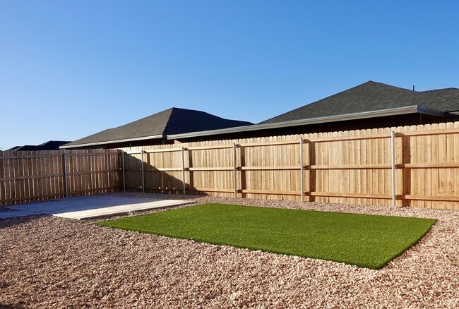 Building Photo - 413 Graze St