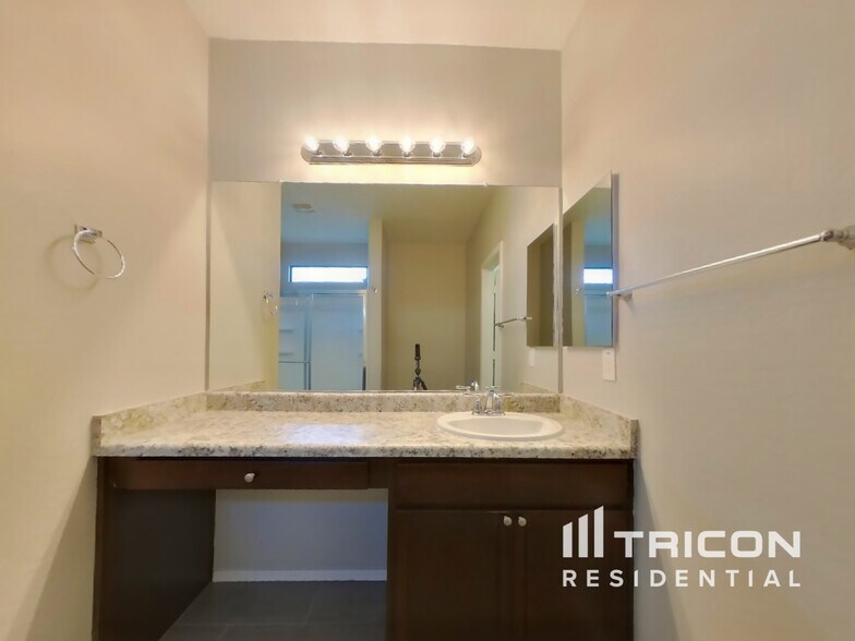 Building Photo - 17532 W Monte Lindo Ln