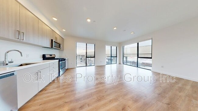 Building Photo - 532 Union St