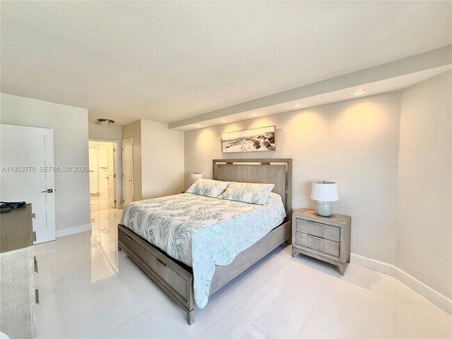 Building Photo - 1985 S Ocean Dr