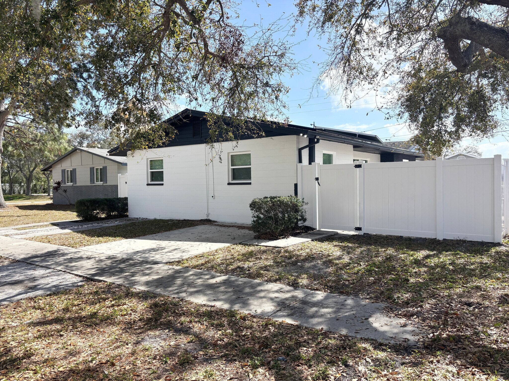 Building Photo - 510 91st Ave N