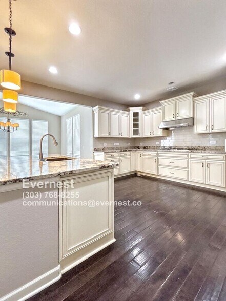 Building Photo - 550 Gallegos Cir
