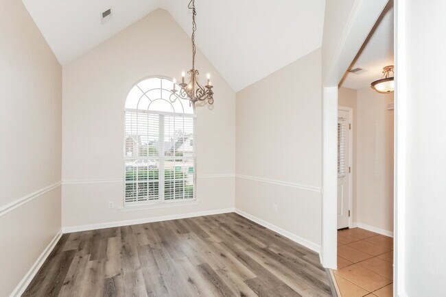 Building Photo - 5085 Jon Oak Dr