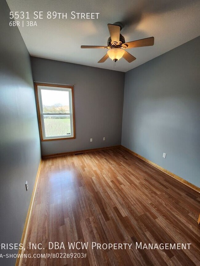 Building Photo - 5531 SE 89th St