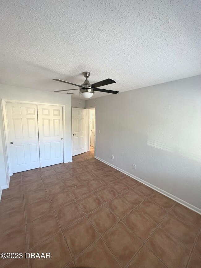 Building Photo - 9 Lakewood Park