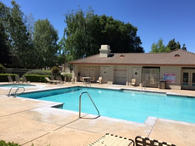 Building Photo - Pleasanton Valencia Neighborhood, Single Story Corner Lot, 2 BD, 2 BA. Great Schools Donlon Elem....
