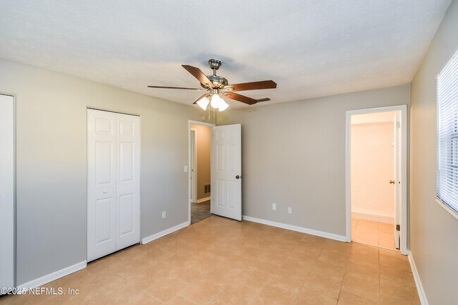 Building Photo - 1113 Grove Park Dr S