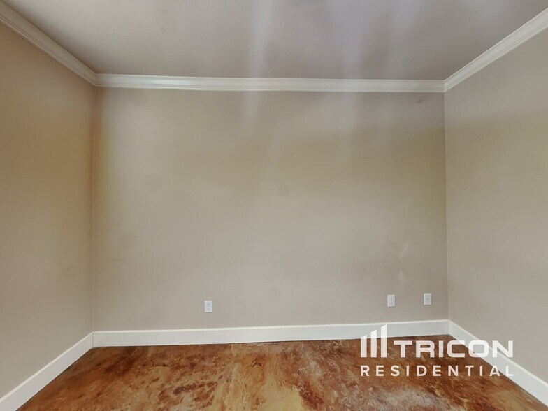 Building Photo - 1312 Miles Ct